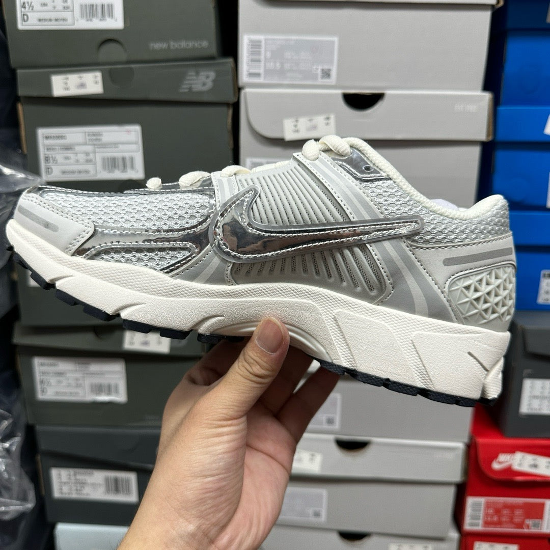 Nike Zoom Vomero 5 Photon Dust Metallic Silver