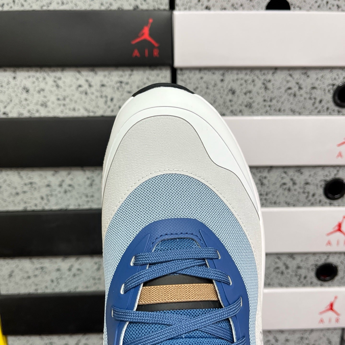 On cloud x Loewe Cloudtilt 2.0