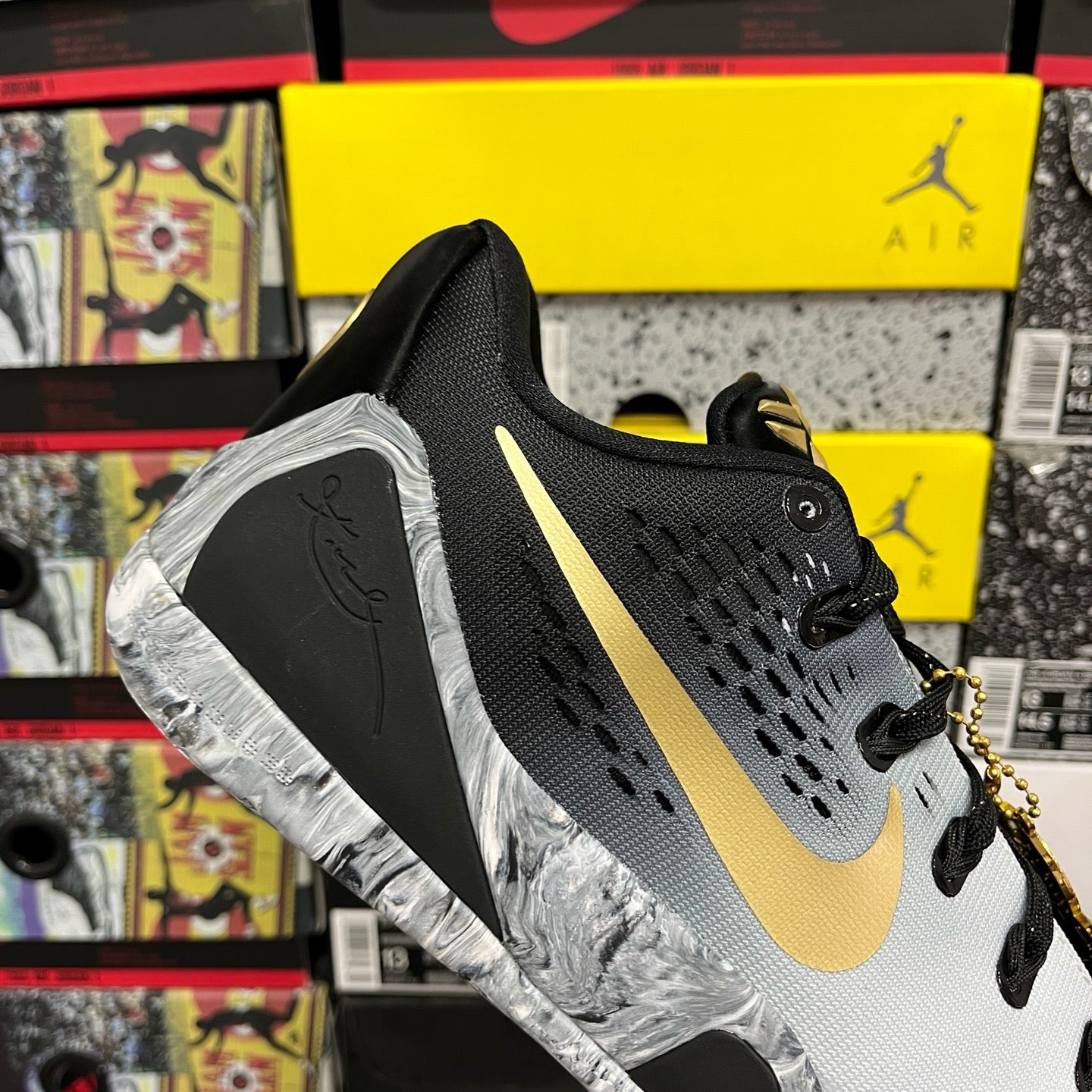 Nike Zoom Kobe 9 Elite Low EM Protro