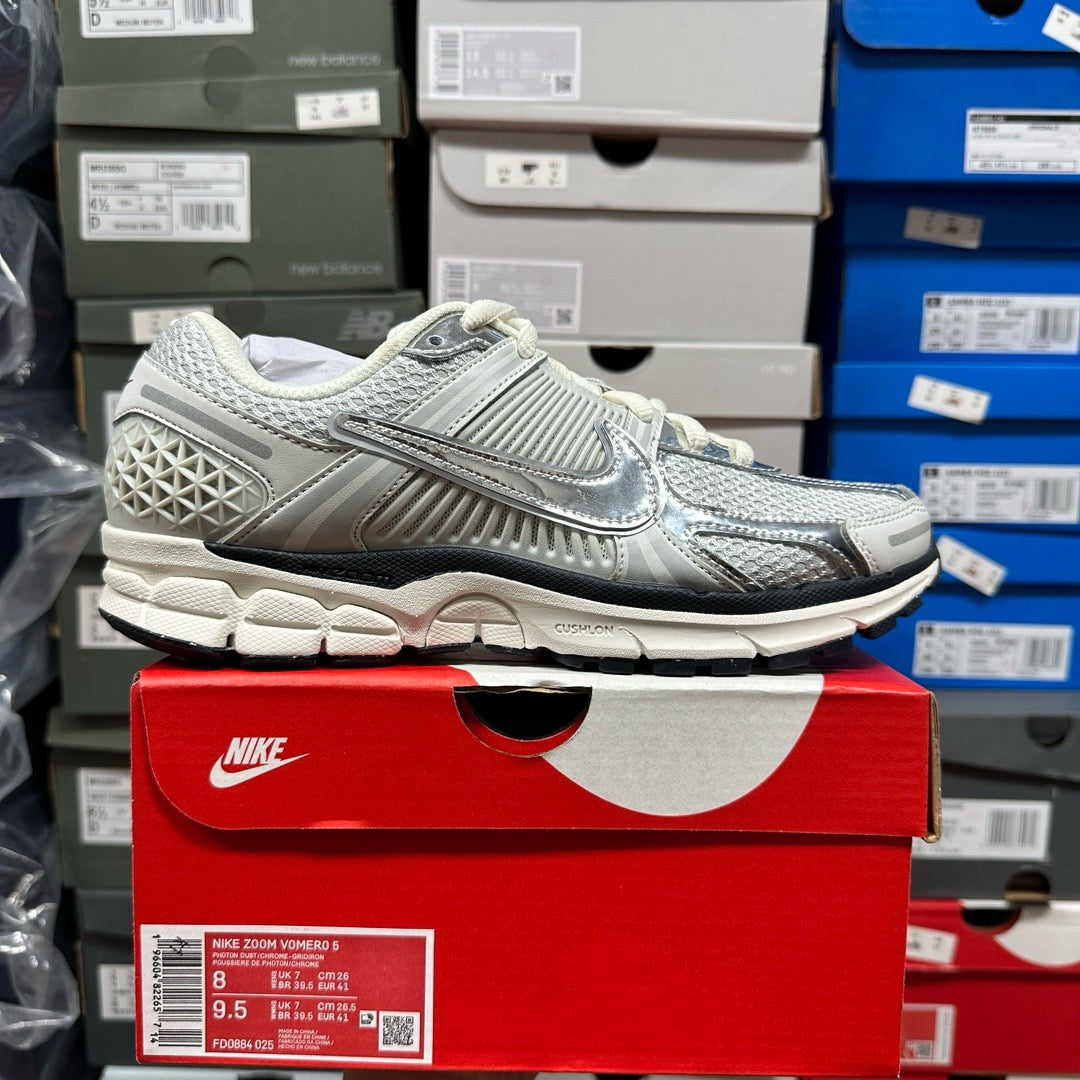 Nike Zoom Vomero 5 Photon Dust Metallic Silver