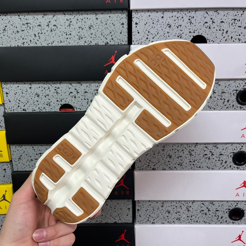 On cloud x Loewe Cloudtilt 2.0