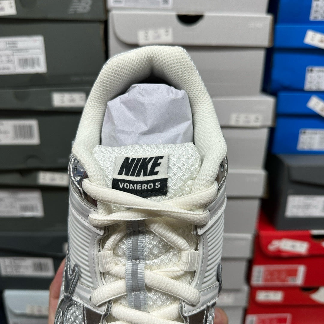 Nike Zoom Vomero 5 Photon Dust Metallic Silver