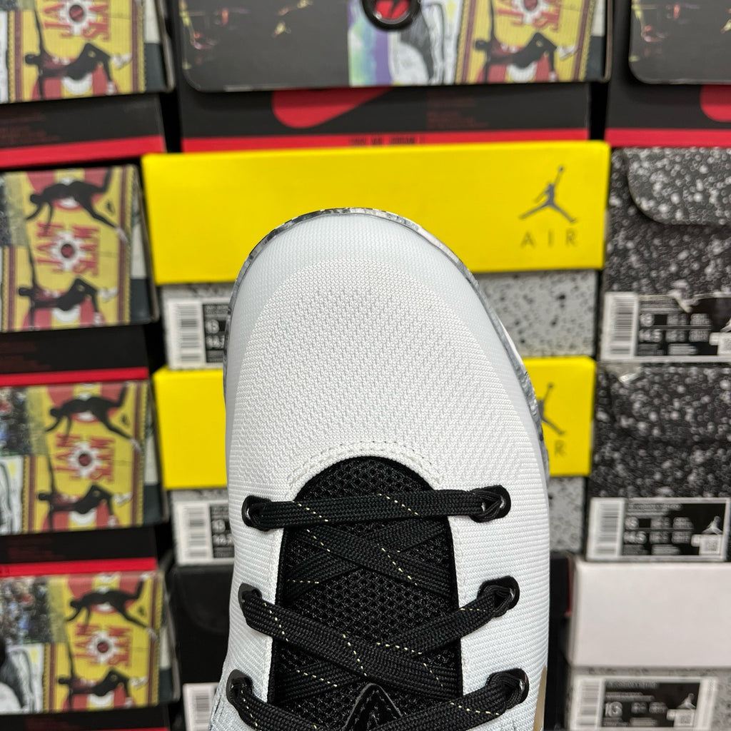 Nike Zoom Kobe 9 Elite Low EM Protro