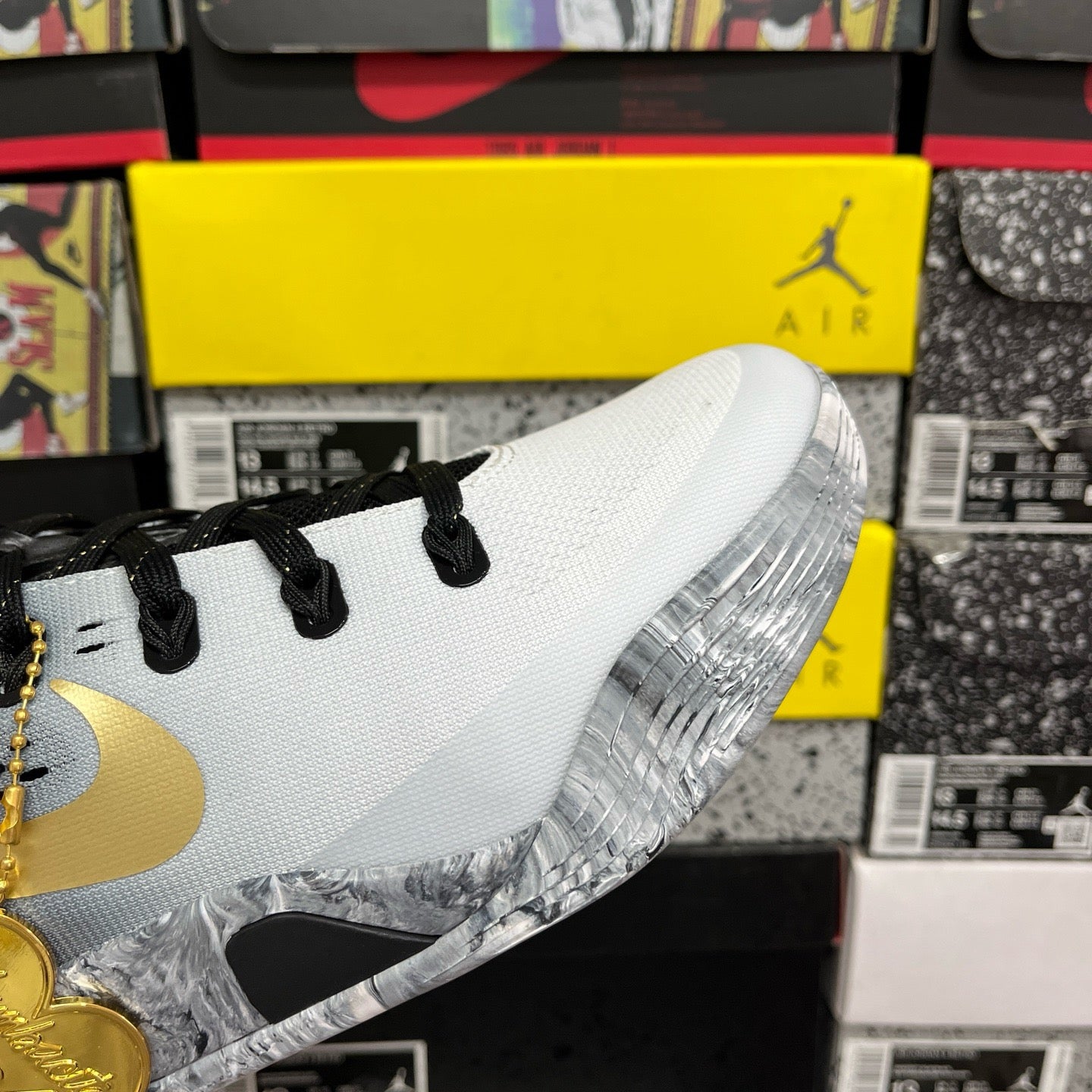 Nike Zoom Kobe 9 Elite Low EM Protro